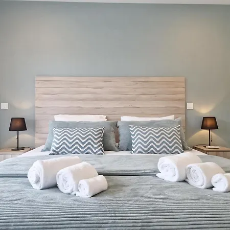 Апартаменты Sunset Waves - By Sch Назаре