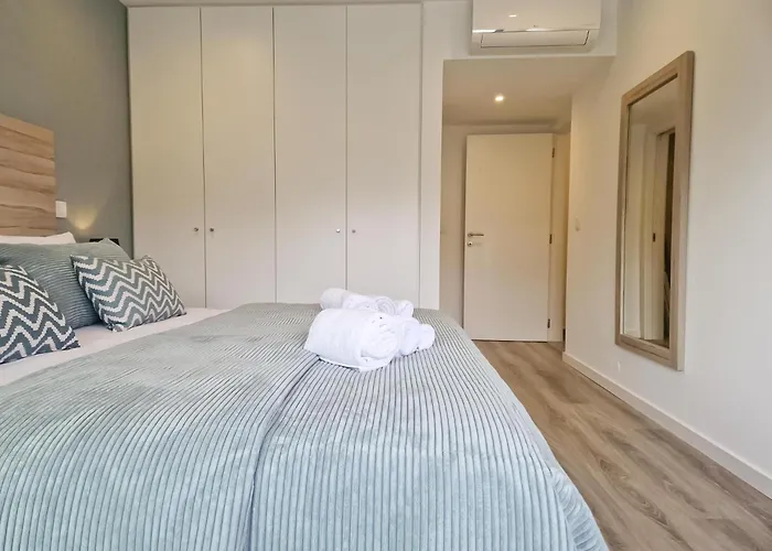 Sunset Waves - By Sch Nazaré